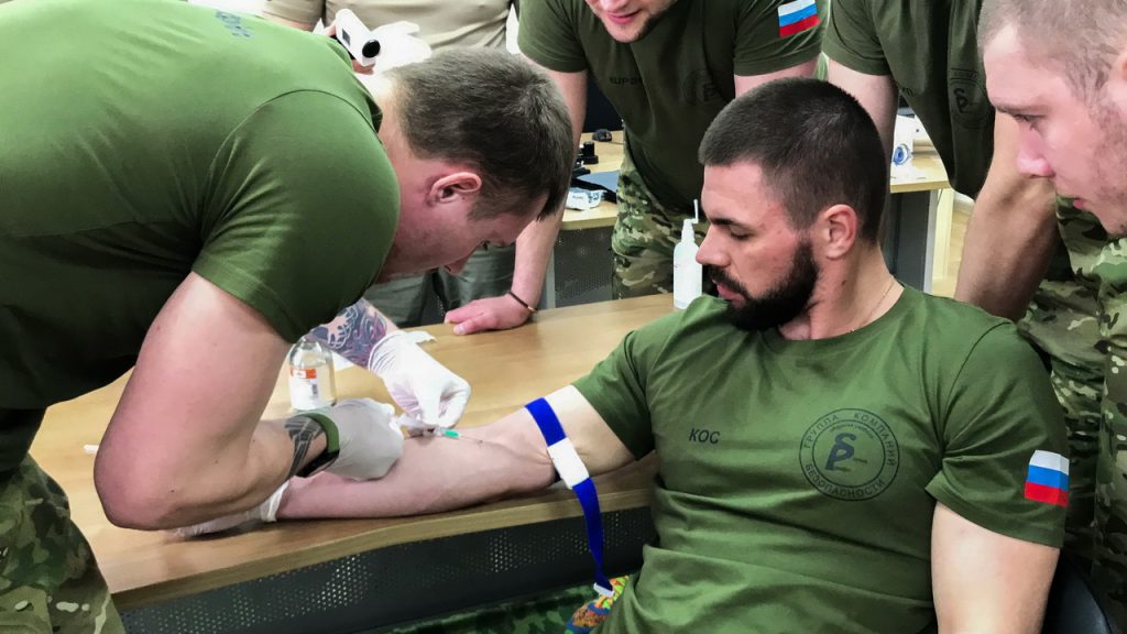 Сотрудники вооруженной личной охраны на ежегодных учениях в Международном учебном центре сил специального назначения «Российский Университет Спецназа» . Военная медицина.