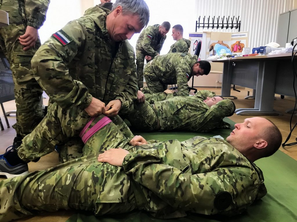 Сотрудники вооруженной личной охраны на ежегодных учениях в Международном учебном центре сил специального назначения «Российский Университет Спецназа» . Военная медицина.